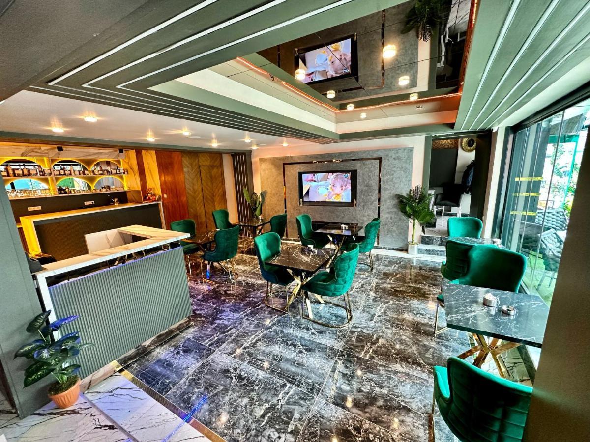 Crowned Plus Hotel اسطنبول المظهر الخارجي الصورة